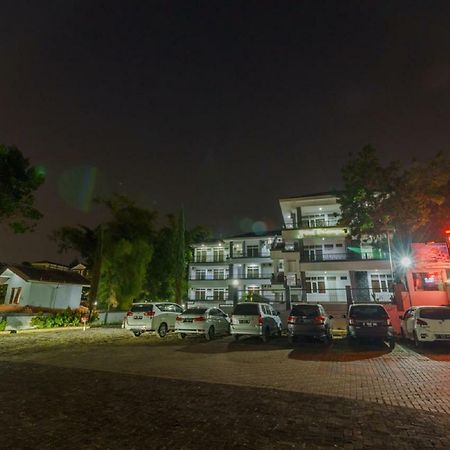 Reddoorz Plus Near Sukajadi 2 Bandung Eksteriør bilde